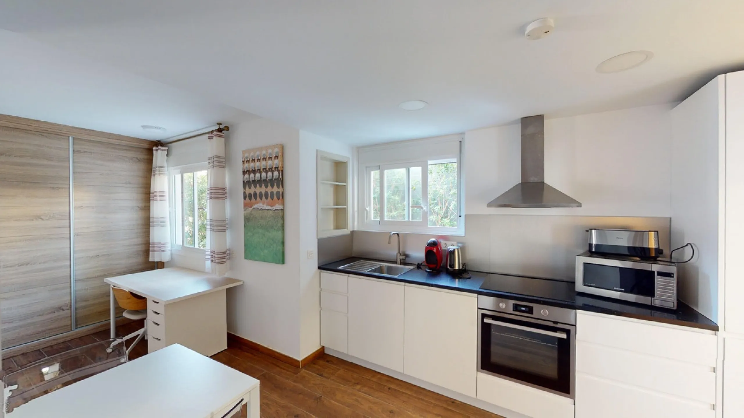 Exquisite Villa with Three Units in Caleta de Vélez - A True Gem on the Costa del Sol! Indulge in the Mediterranean lifestyle with this stunning villa for sale in Caleta de Vélez. Boasting three separate units, this property is an excellent opportunity fo