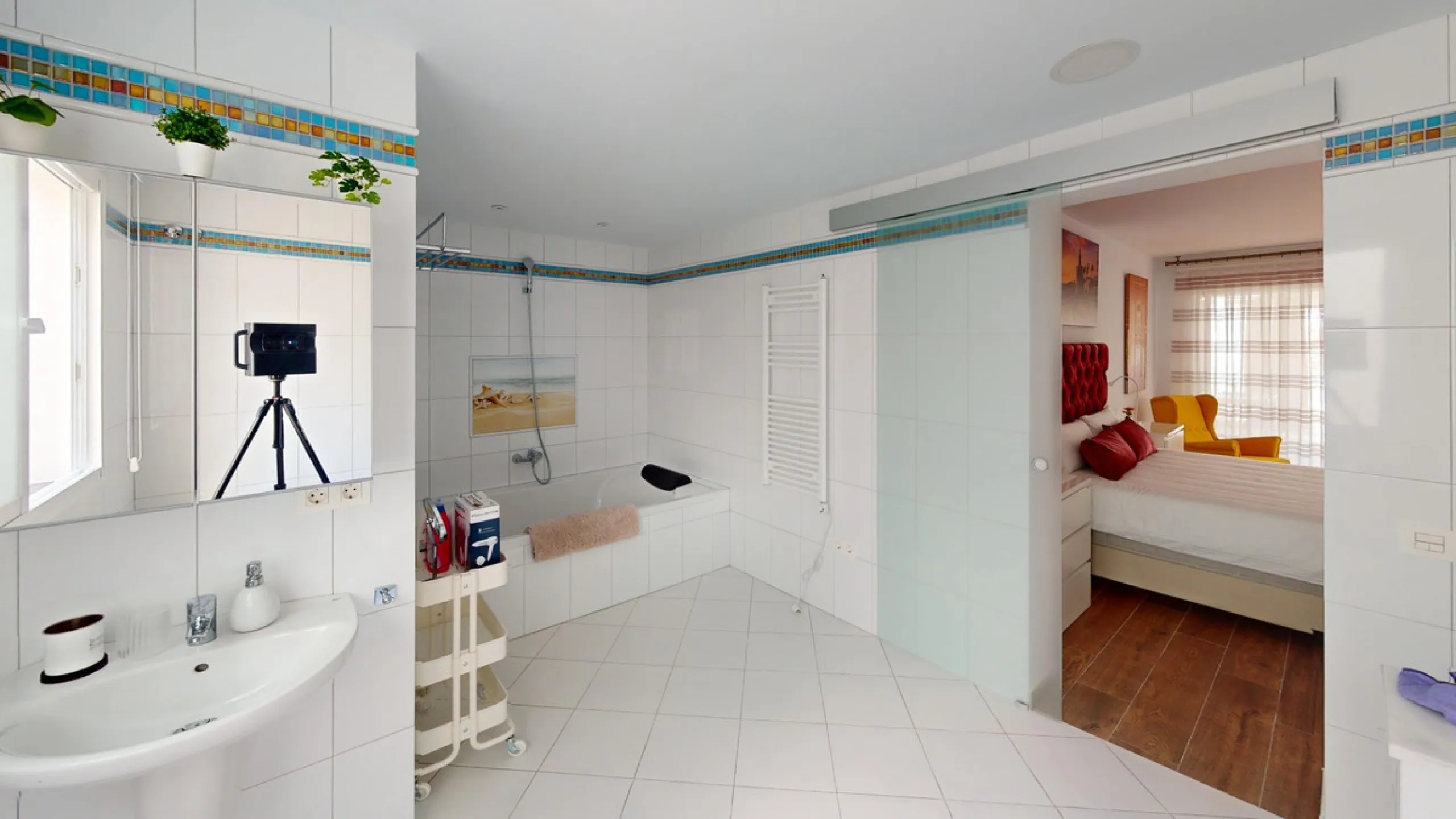 Exquisite Villa with Three Units in Caleta de Vélez - A True Gem on the Costa del Sol! Indulge in the Mediterranean lifestyle with this stunning villa for sale in Caleta de Vélez. Boasting three separate units, this property is an excellent opportunity fo
