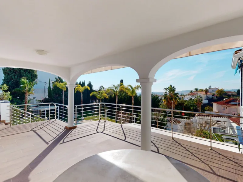 Exquisite Villa with Three Units in Caleta de Vélez - A True Gem on the Costa del Sol! Indulge in the Mediterranean lifestyle with this stunning villa for sale in Caleta de Vélez. Boasting three separate units, this property is an excellent opportunity fo