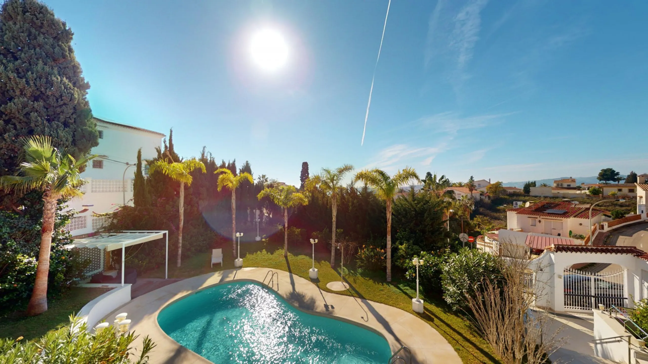 Exquisite Villa with Three Units in Caleta de Vélez - A True Gem on the Costa del Sol! Indulge in the Mediterranean lifestyle with this stunning villa for sale in Caleta de Vélez. Boasting three separate units, this property is an excellent opportunity fo