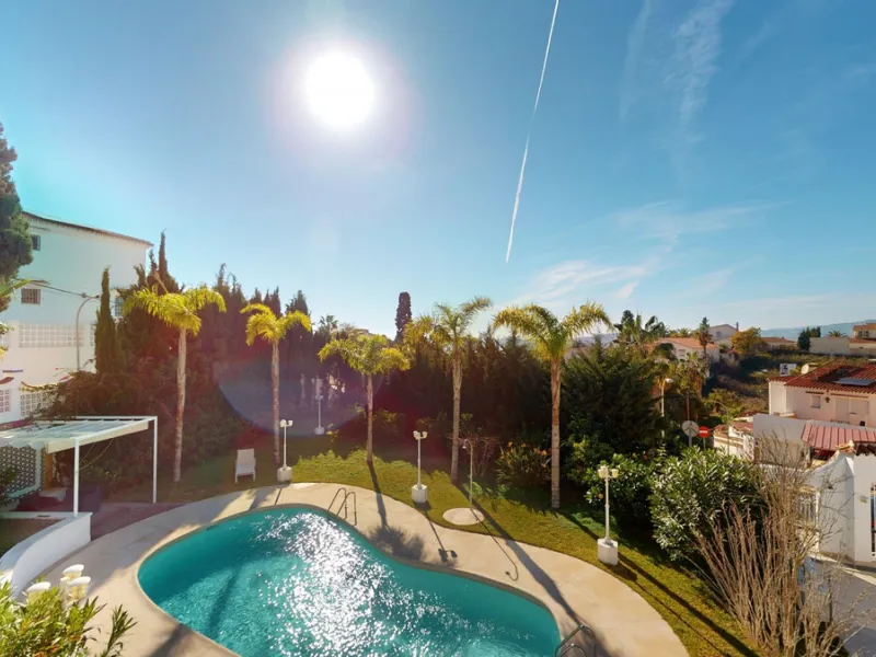Exquisite Villa with Three Units in Caleta de Vélez - A True Gem on the Costa del Sol! Indulge in the Mediterranean lifestyle with this stunning villa for sale in Caleta de Vélez. Boasting three separate units, this property is an excellent opportunity fo