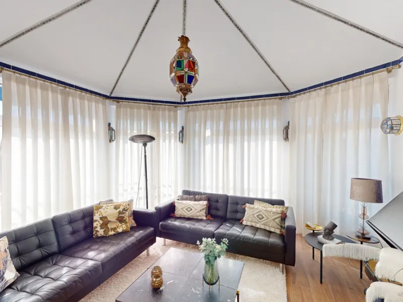 Exquisite Villa with Three Units in Caleta de Vélez - A True Gem on the Costa del Sol! Indulge in the Mediterranean lifestyle with this stunning villa for sale in Caleta de Vélez. Boasting three separate units, this property is an excellent opportunity fo