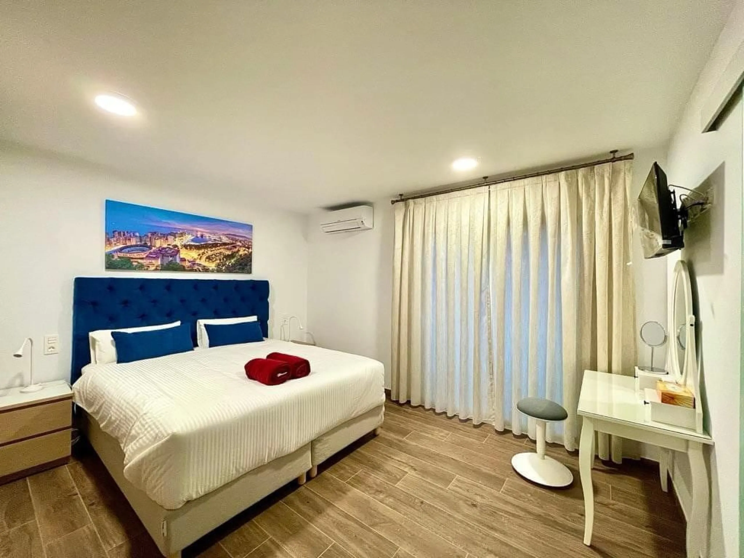 Exquisite Villa with Three Units in Caleta de Vélez - A True Gem on the Costa del Sol! Indulge in the Mediterranean lifestyle with this stunning villa for sale in Caleta de Vélez. Boasting three separate units, this property is an excellent opportunity fo