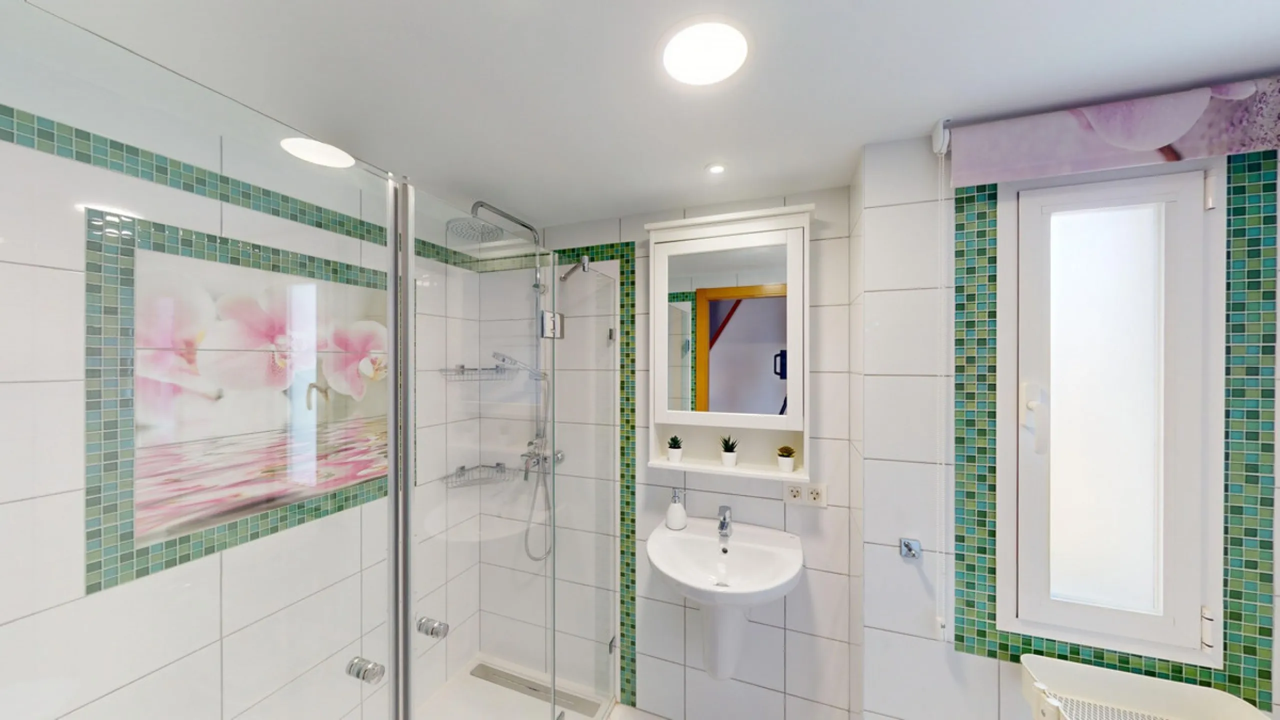 Exquisite Villa with Three Units in Caleta de Vélez - A True Gem on the Costa del Sol! Indulge in the Mediterranean lifestyle with this stunning villa for sale in Caleta de Vélez. Boasting three separate units, this property is an excellent opportunity fo