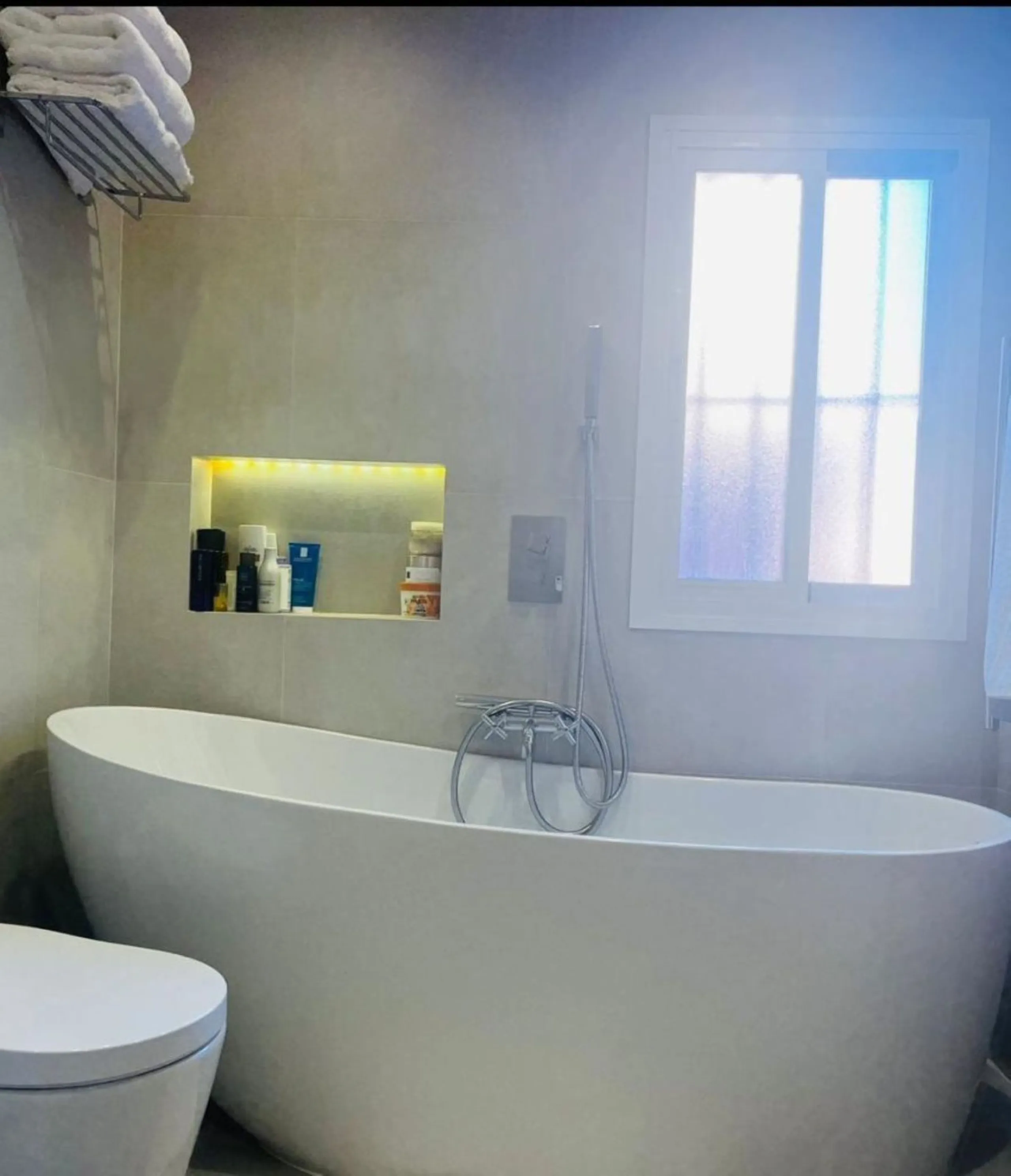 Your new home awaits! Modern and bright flat for sale.
