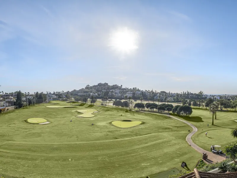 This magnificent villa located in the heart of the prestigious Golf Valley of Nueva Andalucia! This impressive property boasts of an expansive 1.425m2 of plot size and located first line golf.  Entering the property, a huge driveway welcomes you to the we