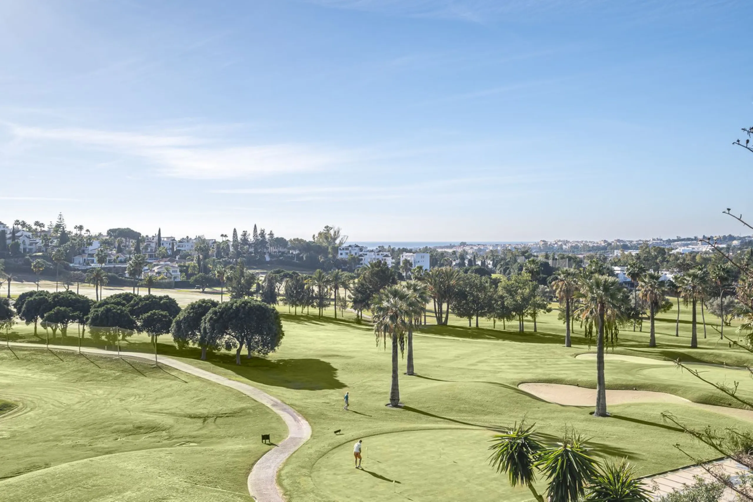 This magnificent villa located in the heart of the prestigious Golf Valley of Nueva Andalucia! This impressive property boasts of an expansive 1.425m2 of plot size and located first line golf.  Entering the property, a huge driveway welcomes you to the we