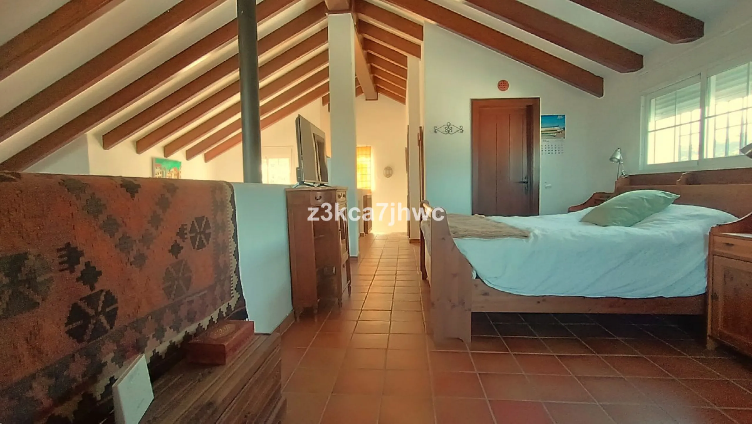 House - Detached Villa в продаже в Estepona, Málaga. В доме 4 спален и 4 ванных комнат. Площадь дома 274 м². Площадь участка 4112 м²
