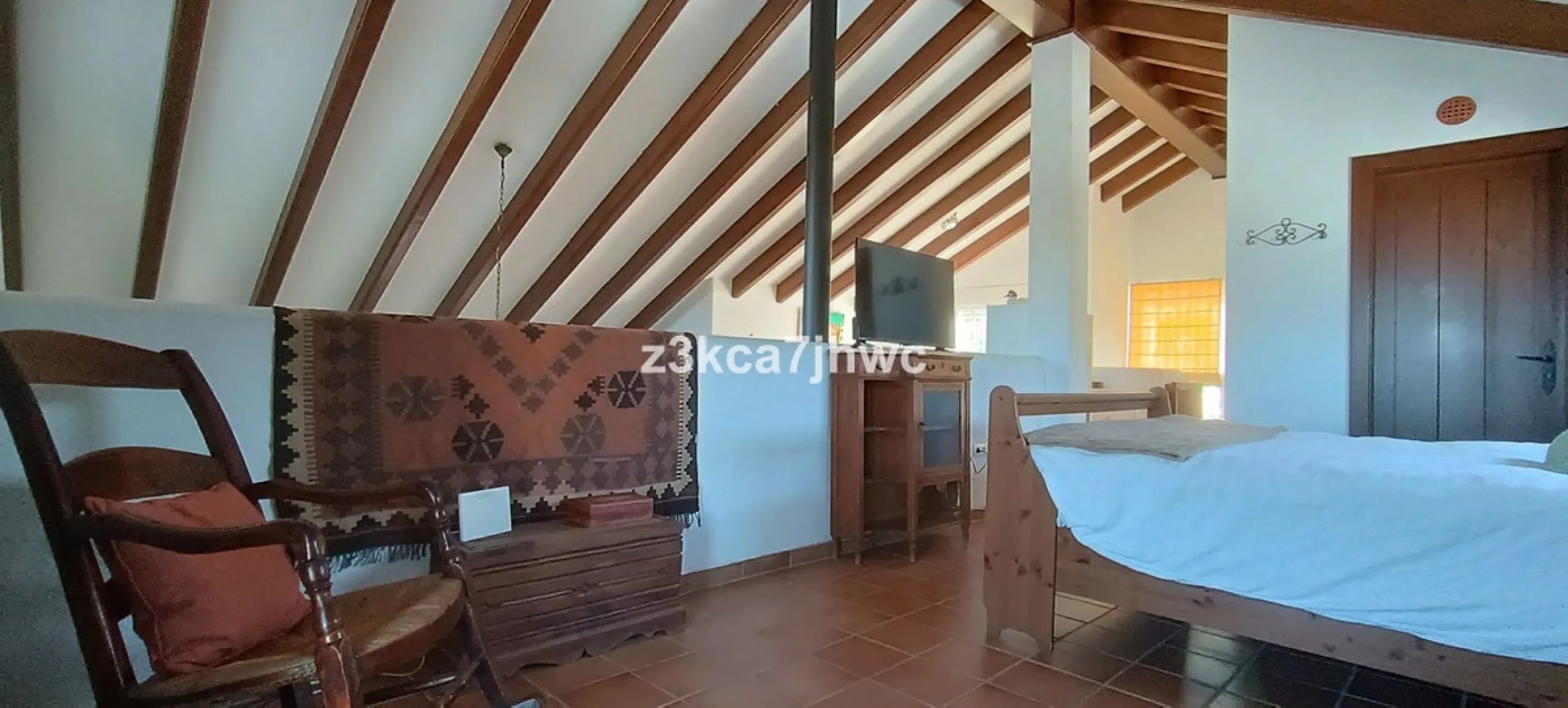 House - Detached Villa в продаже в Estepona, Málaga. В доме 4 спален и 4 ванных комнат. Площадь дома 274 м². Площадь участка 4112 м²