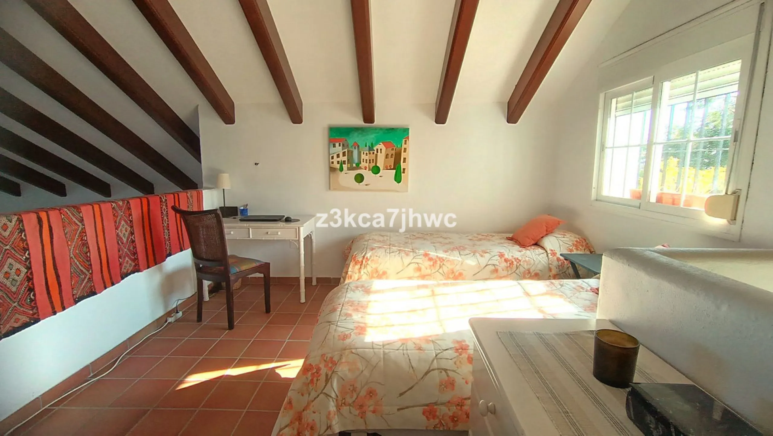 House - Detached Villa в продаже в Estepona, Málaga. В доме 4 спален и 4 ванных комнат. Площадь дома 274 м². Площадь участка 4112 м²
