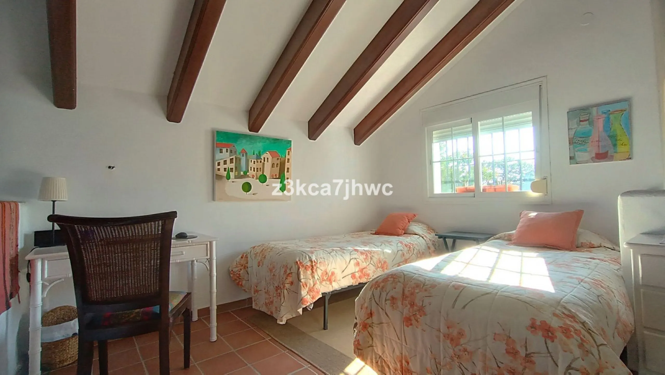 House - Detached Villa в продаже в Estepona, Málaga. В доме 4 спален и 4 ванных комнат. Площадь дома 274 м². Площадь участка 4112 м²