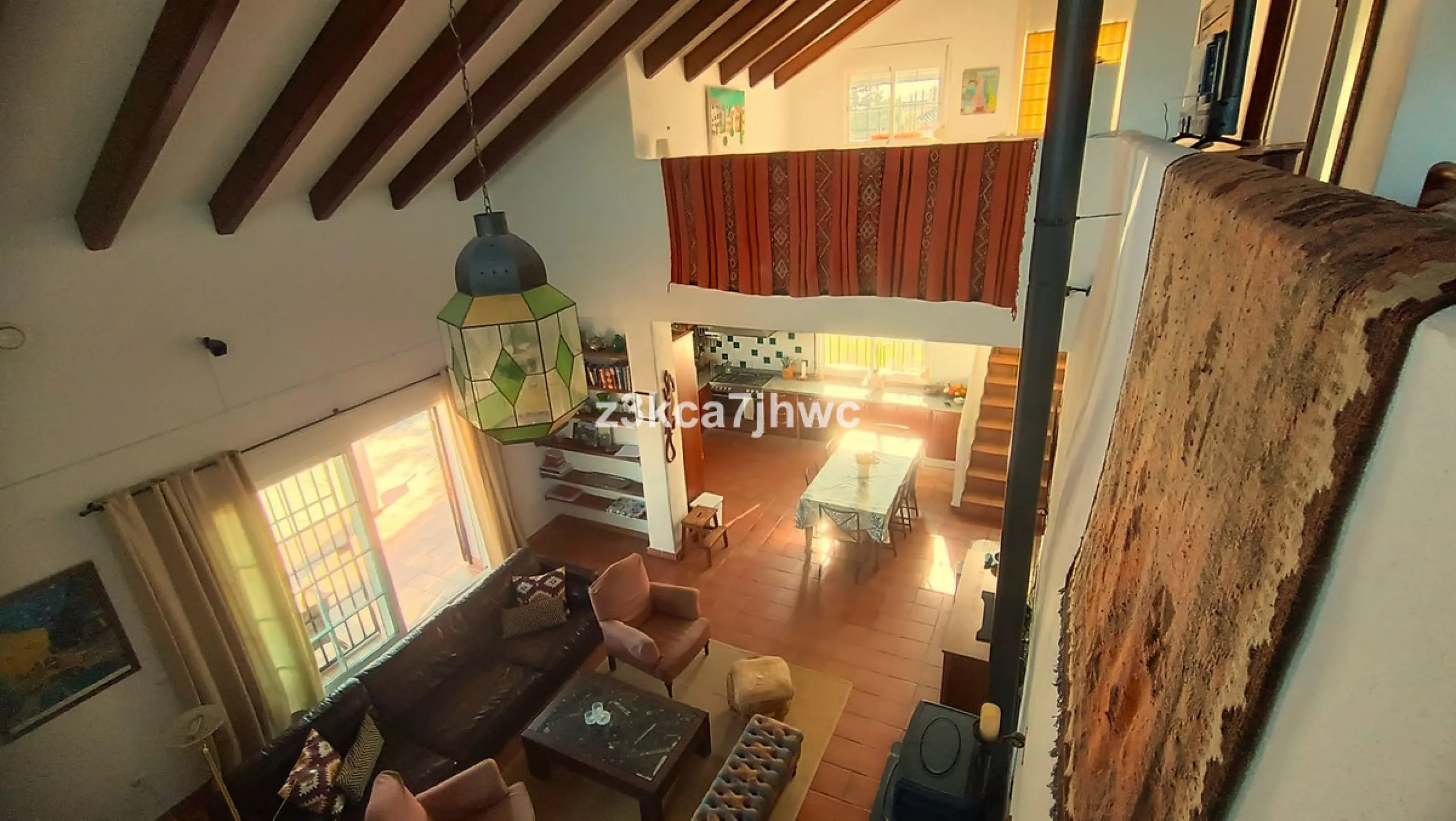 House - Detached Villa в продаже в Estepona, Málaga. В доме 4 спален и 4 ванных комнат. Площадь дома 274 м². Площадь участка 4112 м²