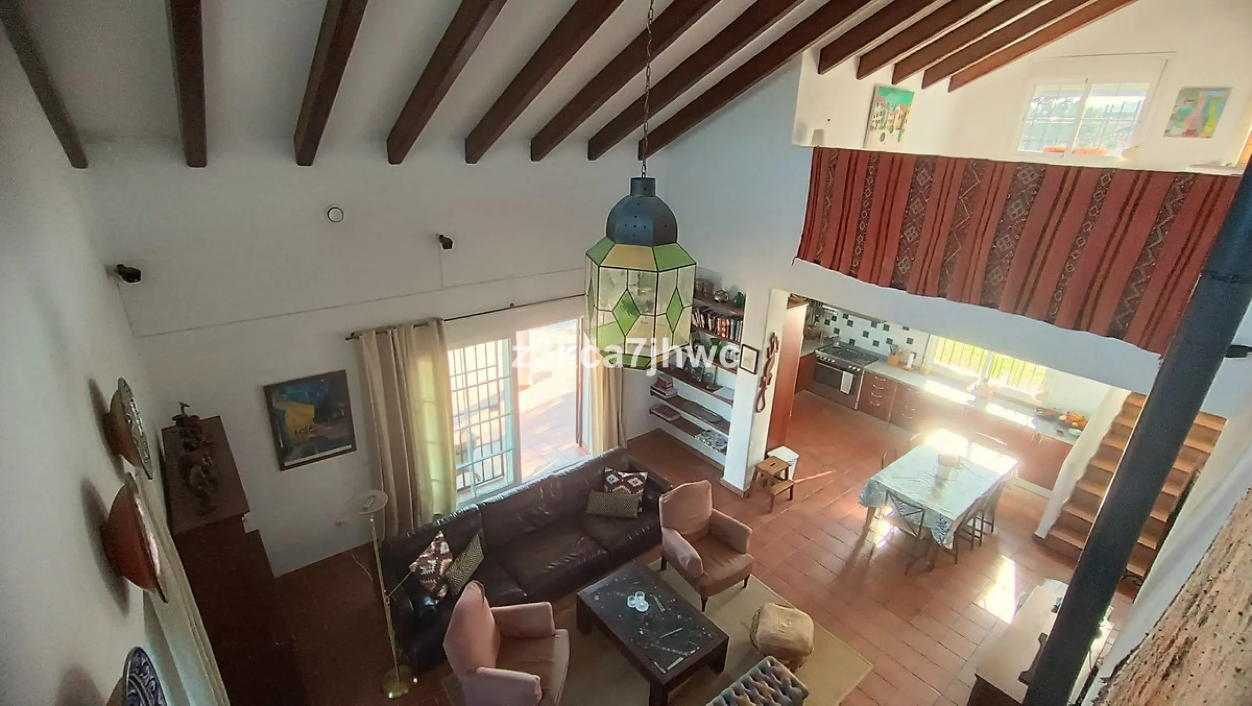 House - Detached Villa в продаже в Estepona, Málaga. В доме 4 спален и 4 ванных комнат. Площадь дома 274 м². Площадь участка 4112 м²