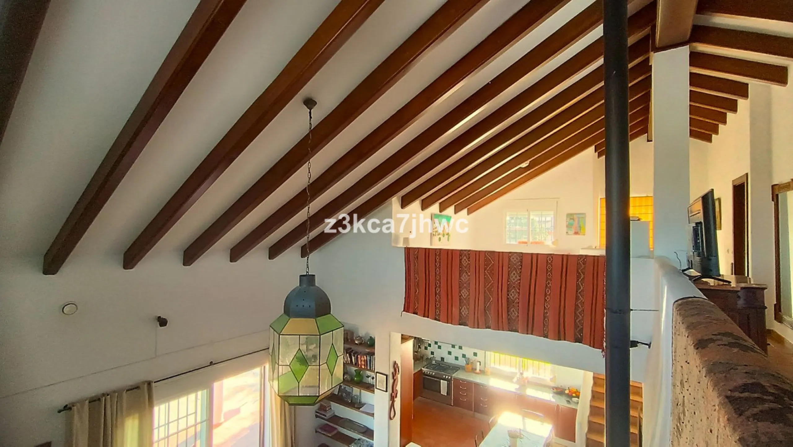 House - Detached Villa в продаже в Estepona, Málaga. В доме 4 спален и 4 ванных комнат. Площадь дома 274 м². Площадь участка 4112 м²