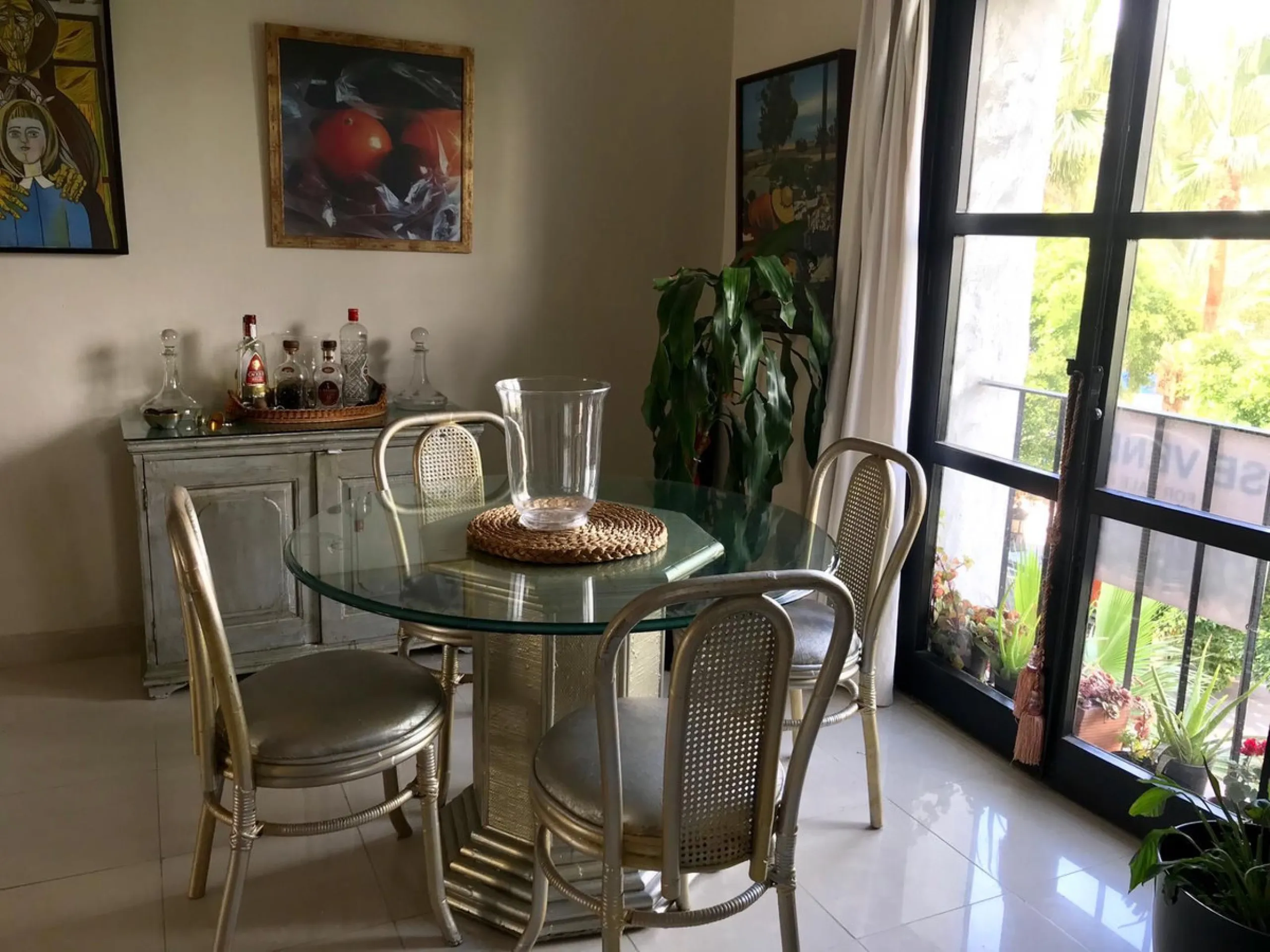 Apartment - Middle Floor Apartment в продаже в Marbella, Málaga. В доме 2 спален и 1 ванных комнат. Площадь дома 95 м²