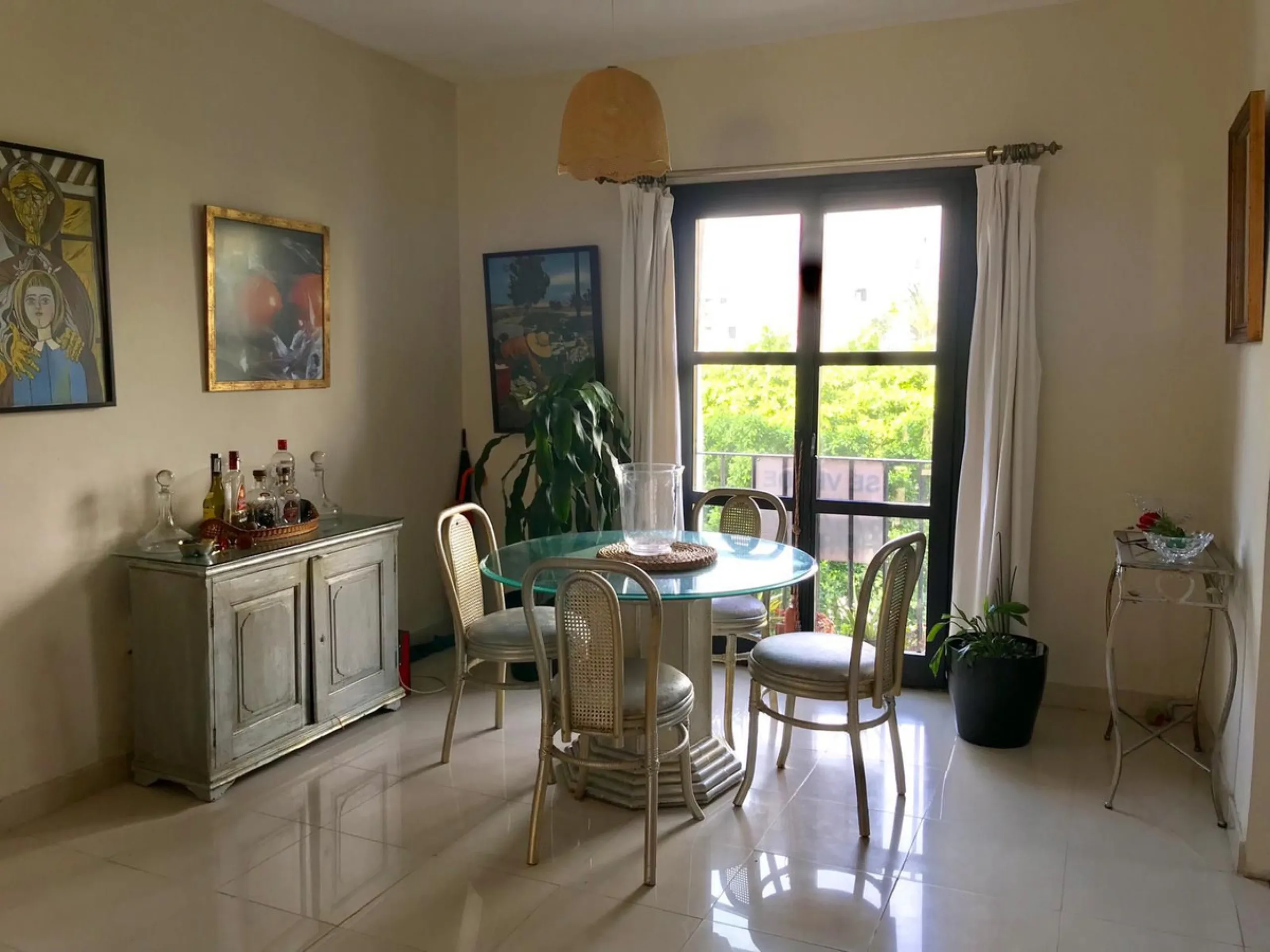 Apartment - Middle Floor Apartment в продаже в Marbella, Málaga. В доме 2 спален и 1 ванных комнат. Площадь дома 95 м²