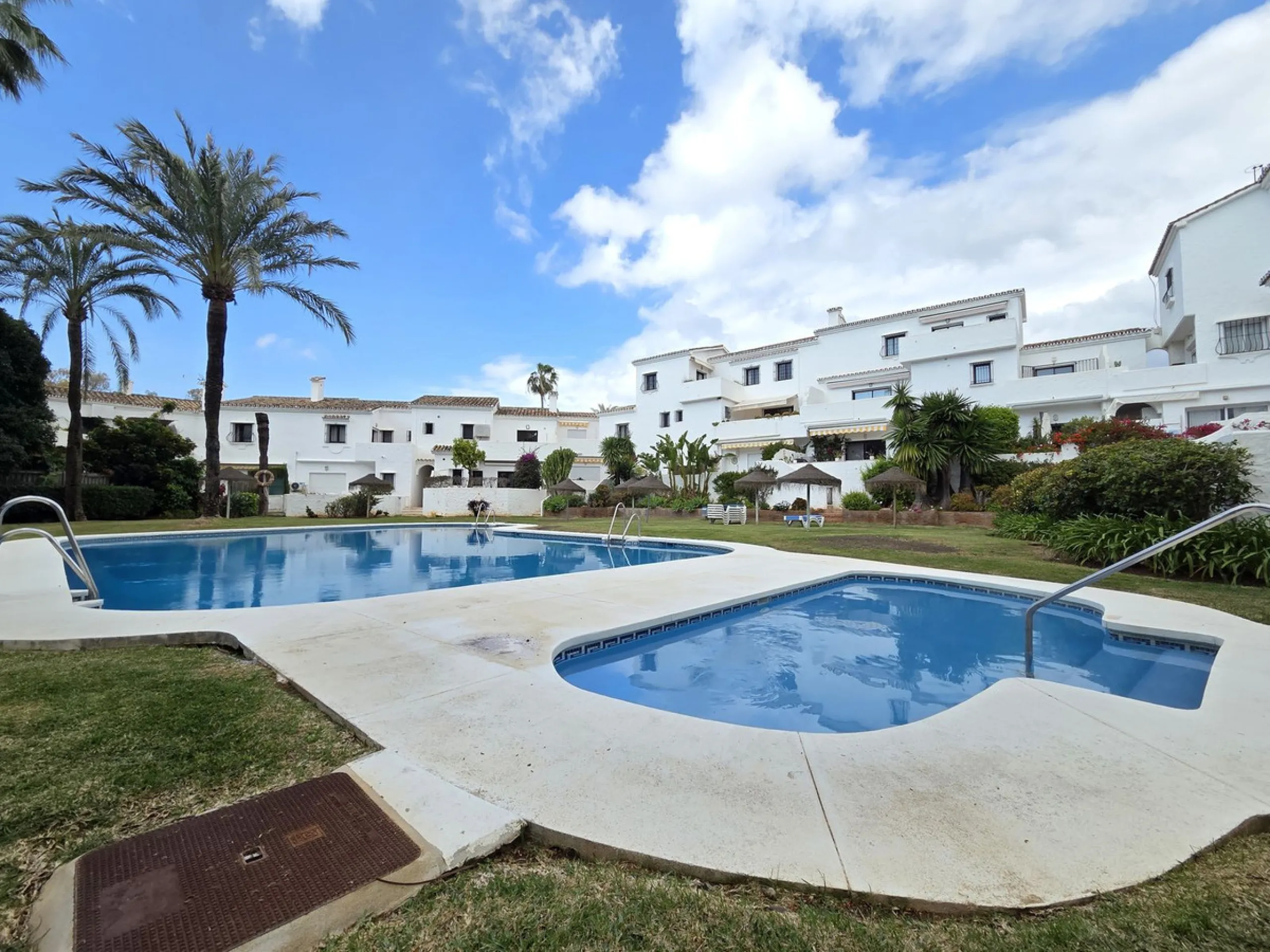 LOS NARANJOS COUNTRY CLUB