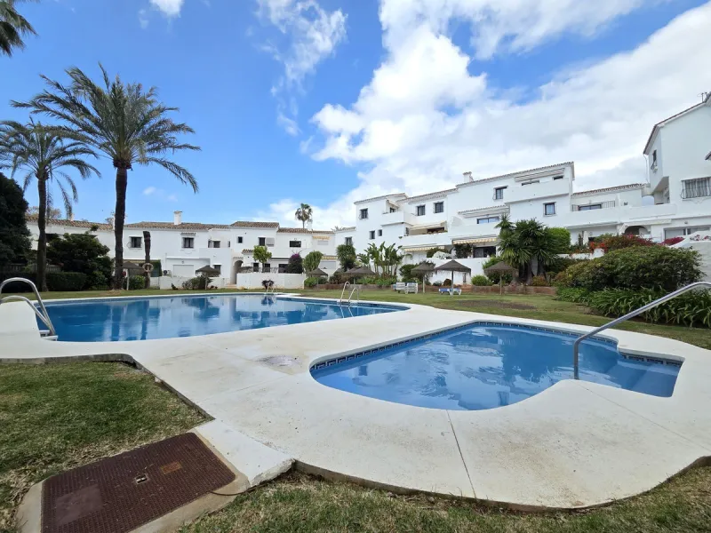 LOS NARANJOS COUNTRY CLUB