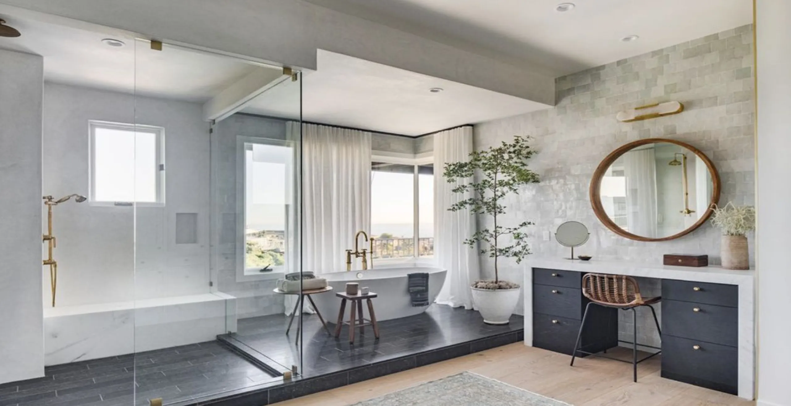 OFF-PLAN LUXURY ECOLOGICAL CONTEMPORARY VILLA- KEY-IN-HAND PROJECT ON A HUGE PLOT –BENAHAVIS only 4,9 km from the beaches in San Pedro de Alcantara and will be built on 3 floors.