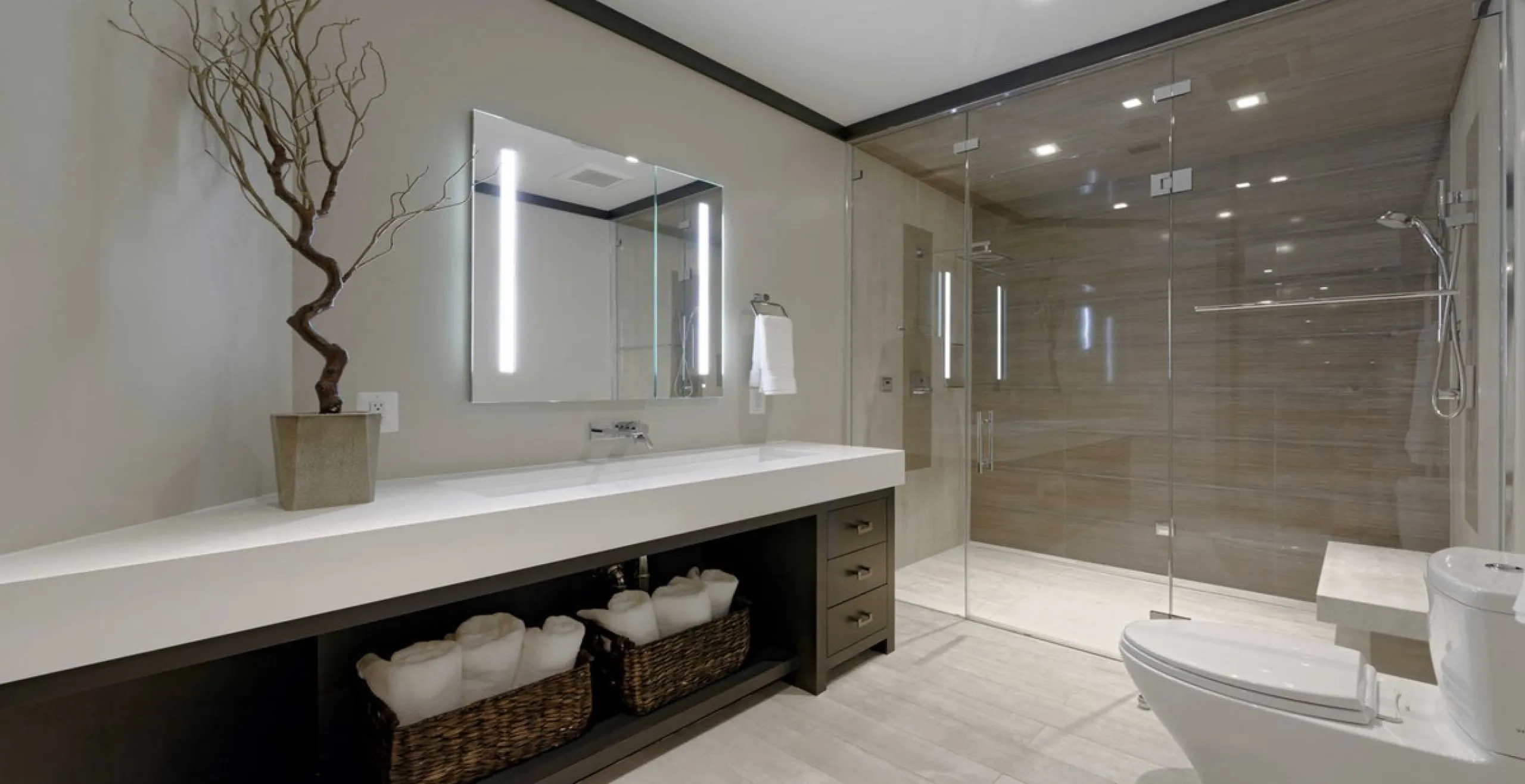 OFF-PLAN LUXURY ECOLOGICAL CONTEMPORARY VILLA- KEY-IN-HAND PROJECT ON A HUGE PLOT –BENAHAVIS only 4,9 km from the beaches in San Pedro de Alcantara and will be built on 3 floors.