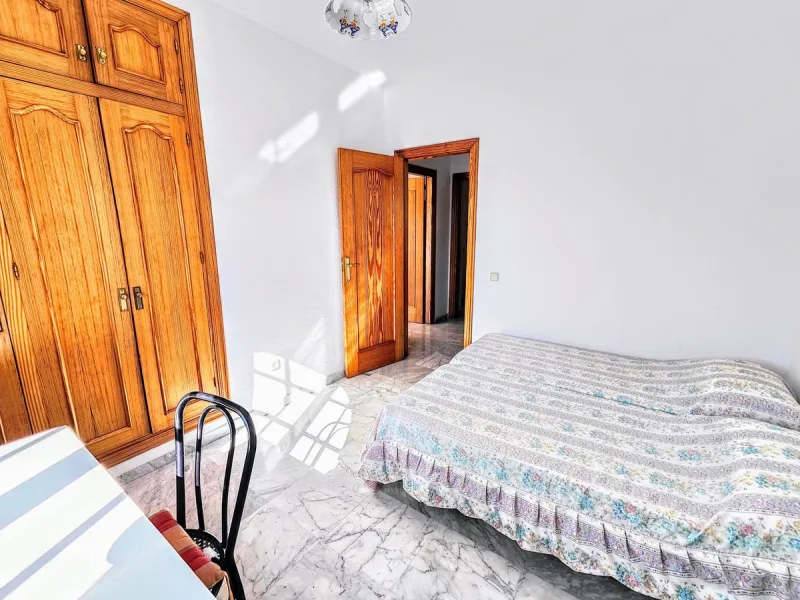 House - Detached Villa в продаже в Benalmadena, Málaga. В доме 4 спален и 2 ванных комнат. Площадь дома 206 м². Площадь участка 636 м²