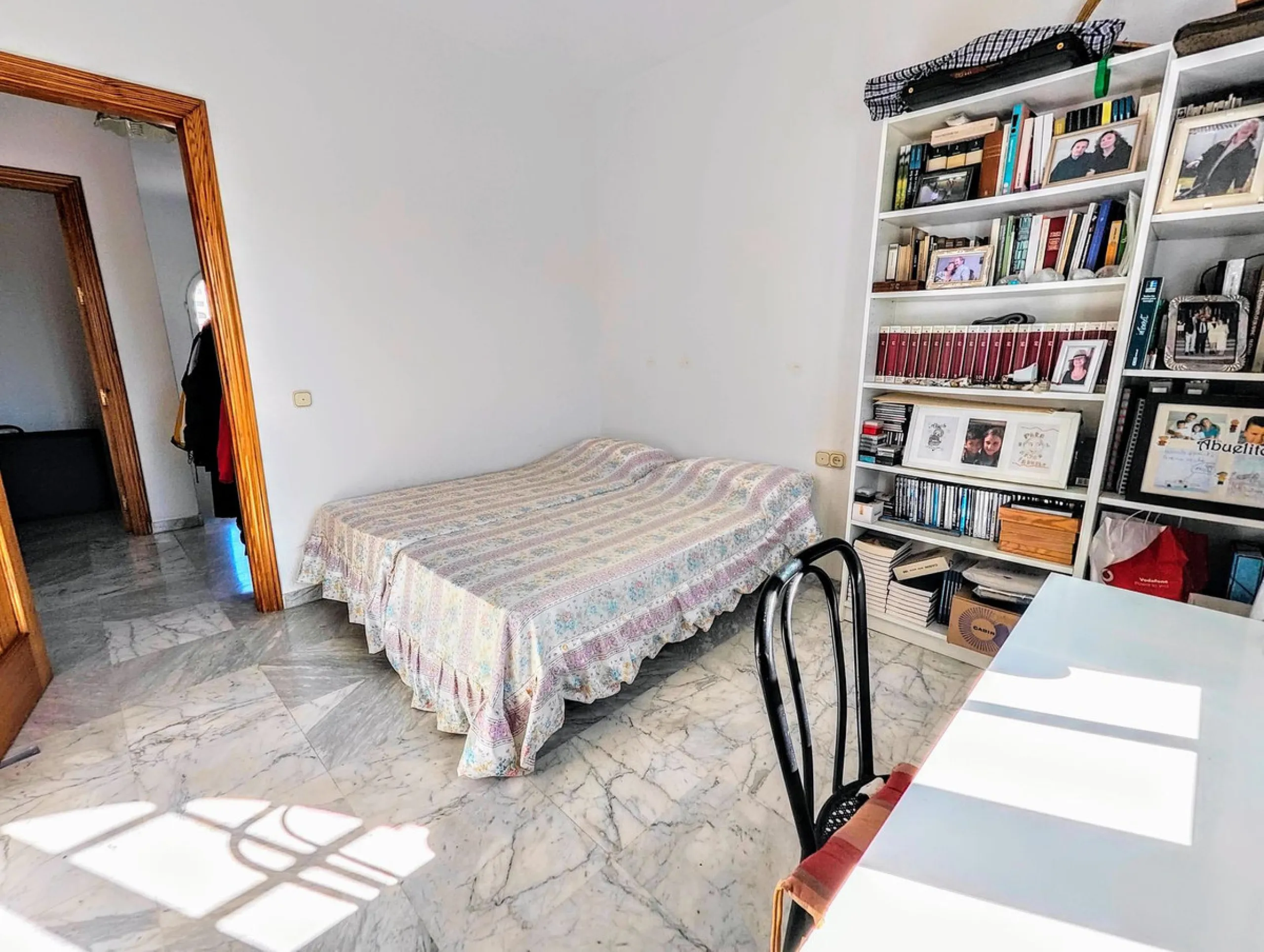 House - Detached Villa в продаже в Benalmadena, Málaga. В доме 4 спален и 2 ванных комнат. Площадь дома 206 м². Площадь участка 636 м²