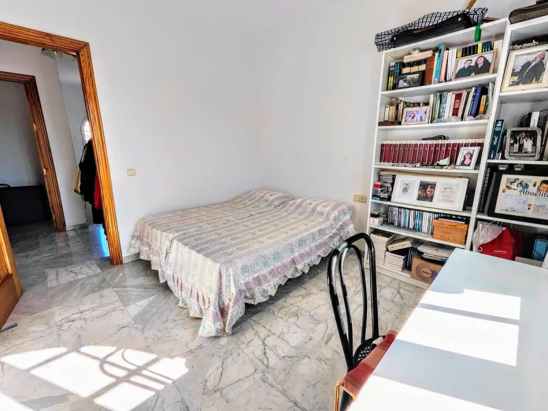 House - Detached Villa в продаже в Benalmadena, Málaga. В доме 4 спален и 2 ванных комнат. Площадь дома 206 м². Площадь участка 636 м²