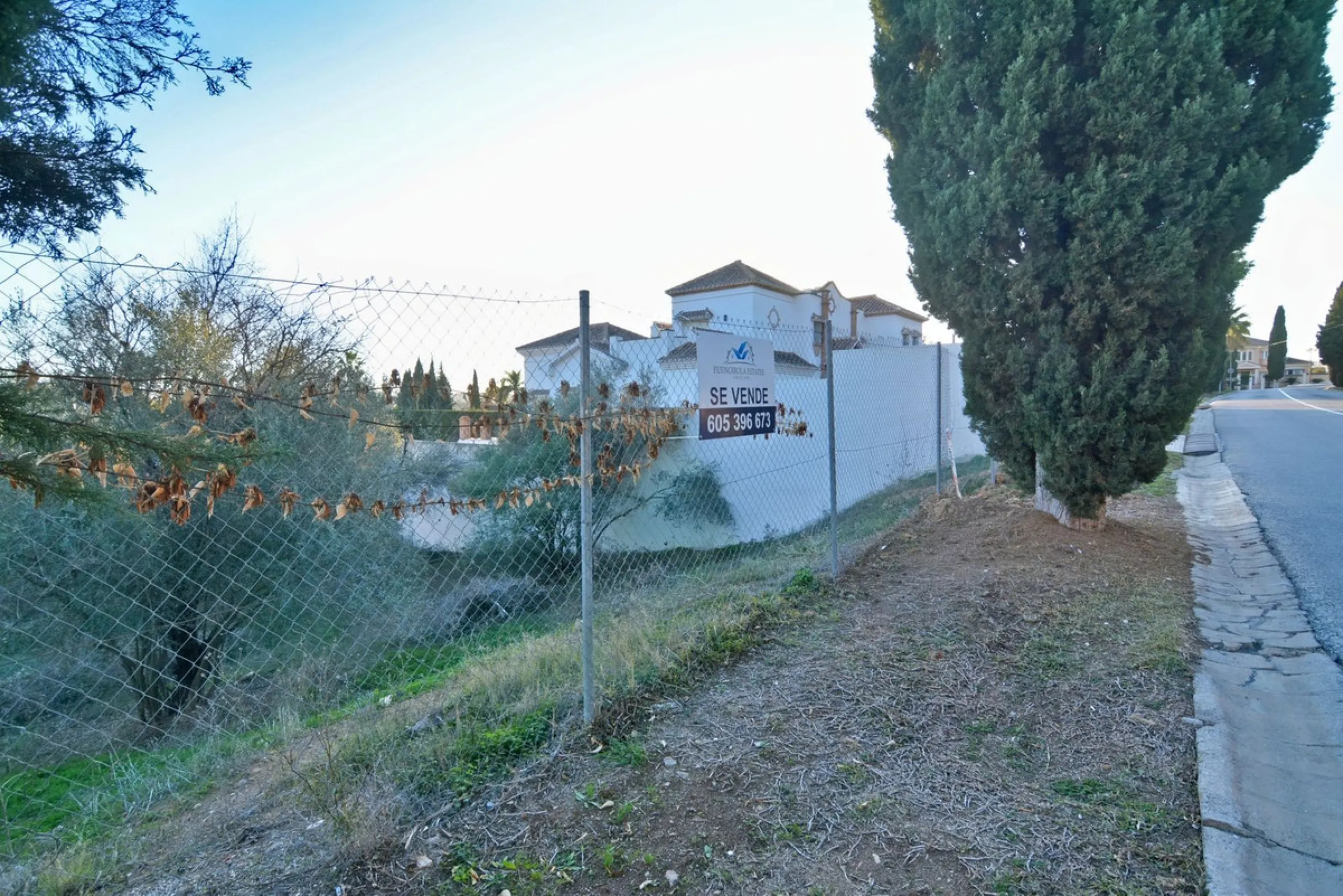 Plot - Residential Plot в продаже в Mijas, Málaga. Площадь дома 411 м². Площадь участка 1644 м²