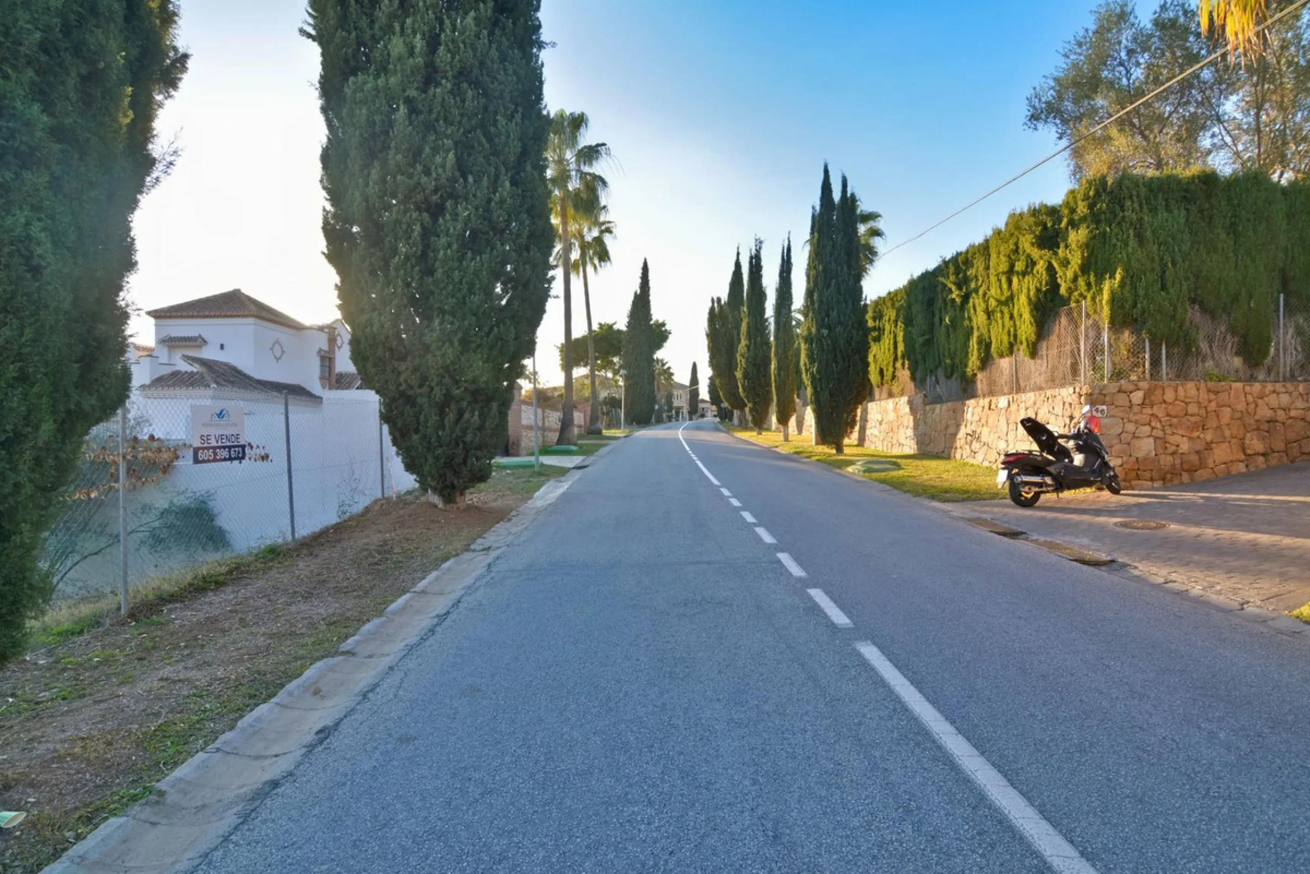 Plot - Residential Plot в продаже в Mijas, Málaga. Площадь дома 411 м². Площадь участка 1644 м²