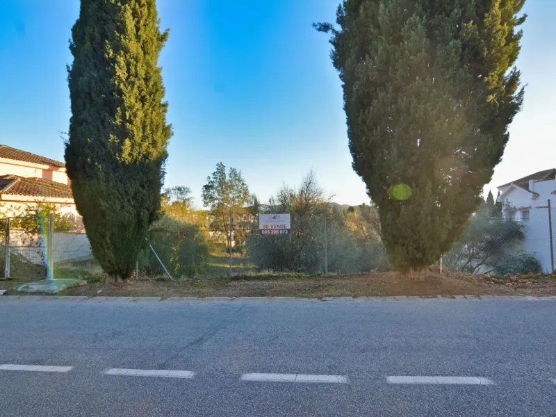Plot - Residential Plot в продаже в Mijas, Málaga. Площадь дома 411 м². Площадь участка 1644 м²