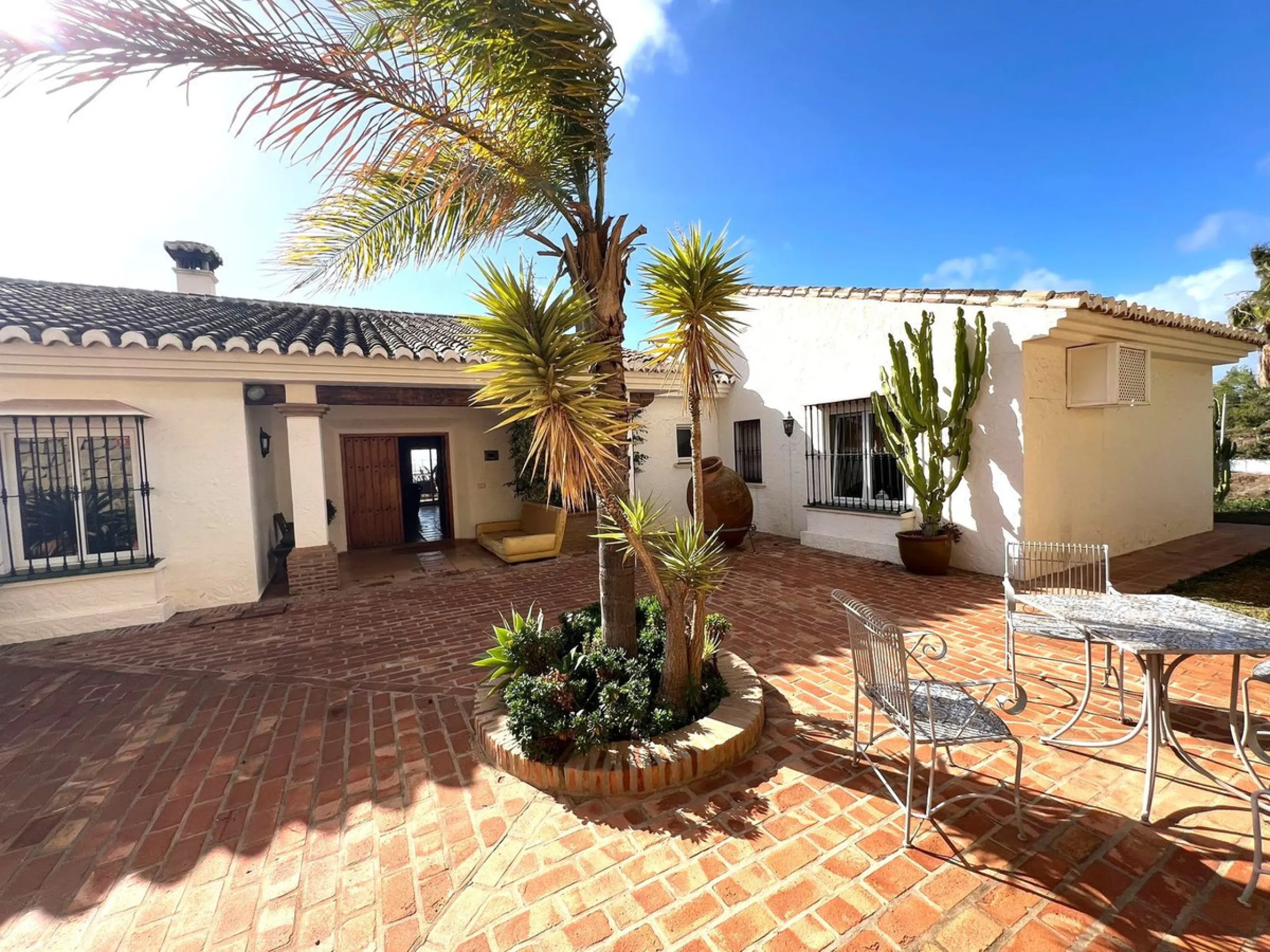 Traditional Andalusian villa on La Alqueria, Mijas Pueblo with LPO and tourist license