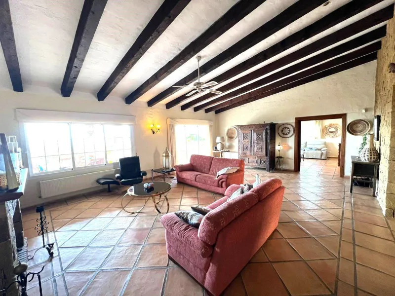 Traditional Andalusian villa on La Alqueria, Mijas Pueblo with LPO and tourist license