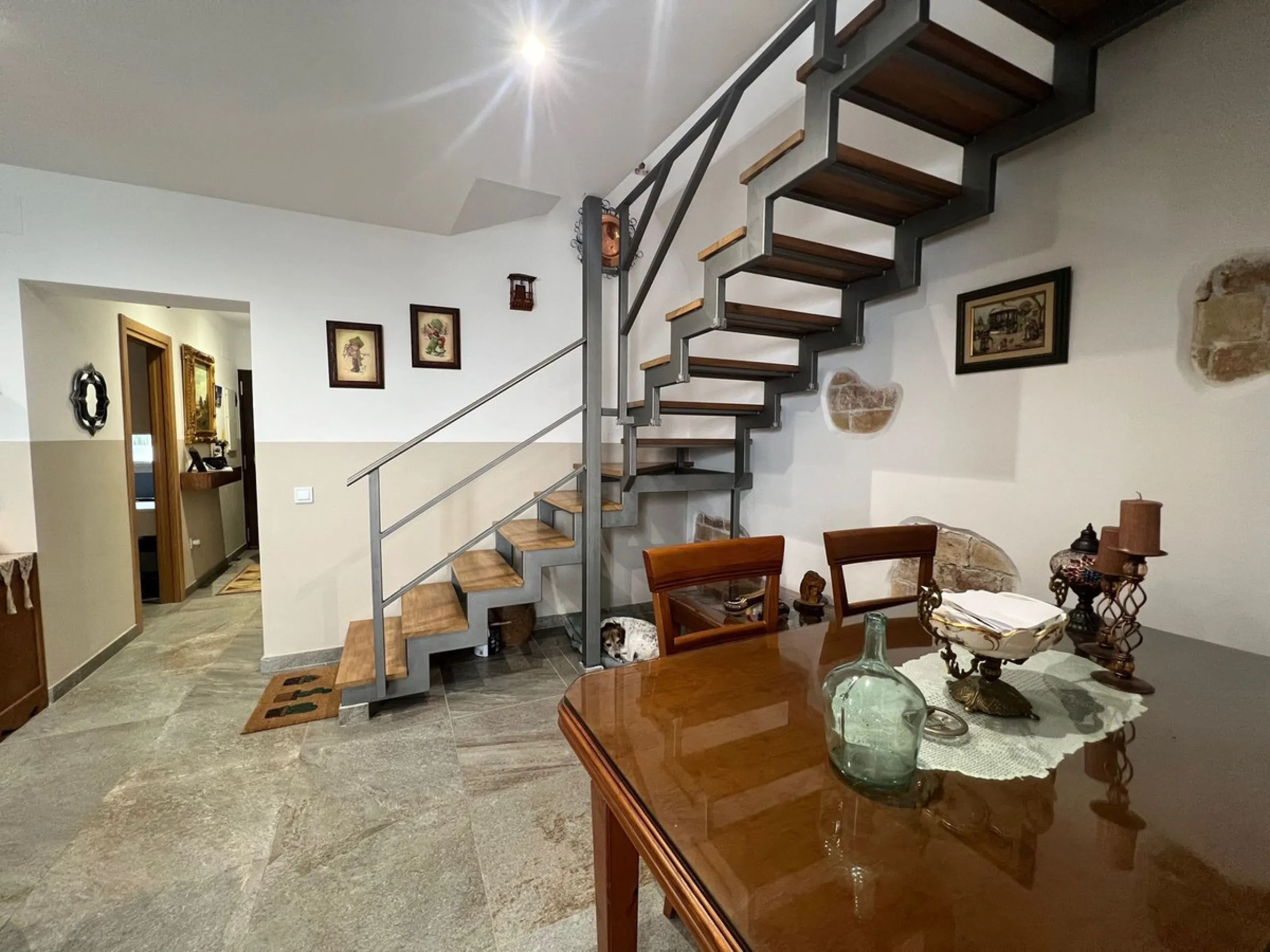 House - Townhouse в продаже в Estepona, Málaga. В доме 4 спален и 2 ванных комнат. Площадь дома 170 м²