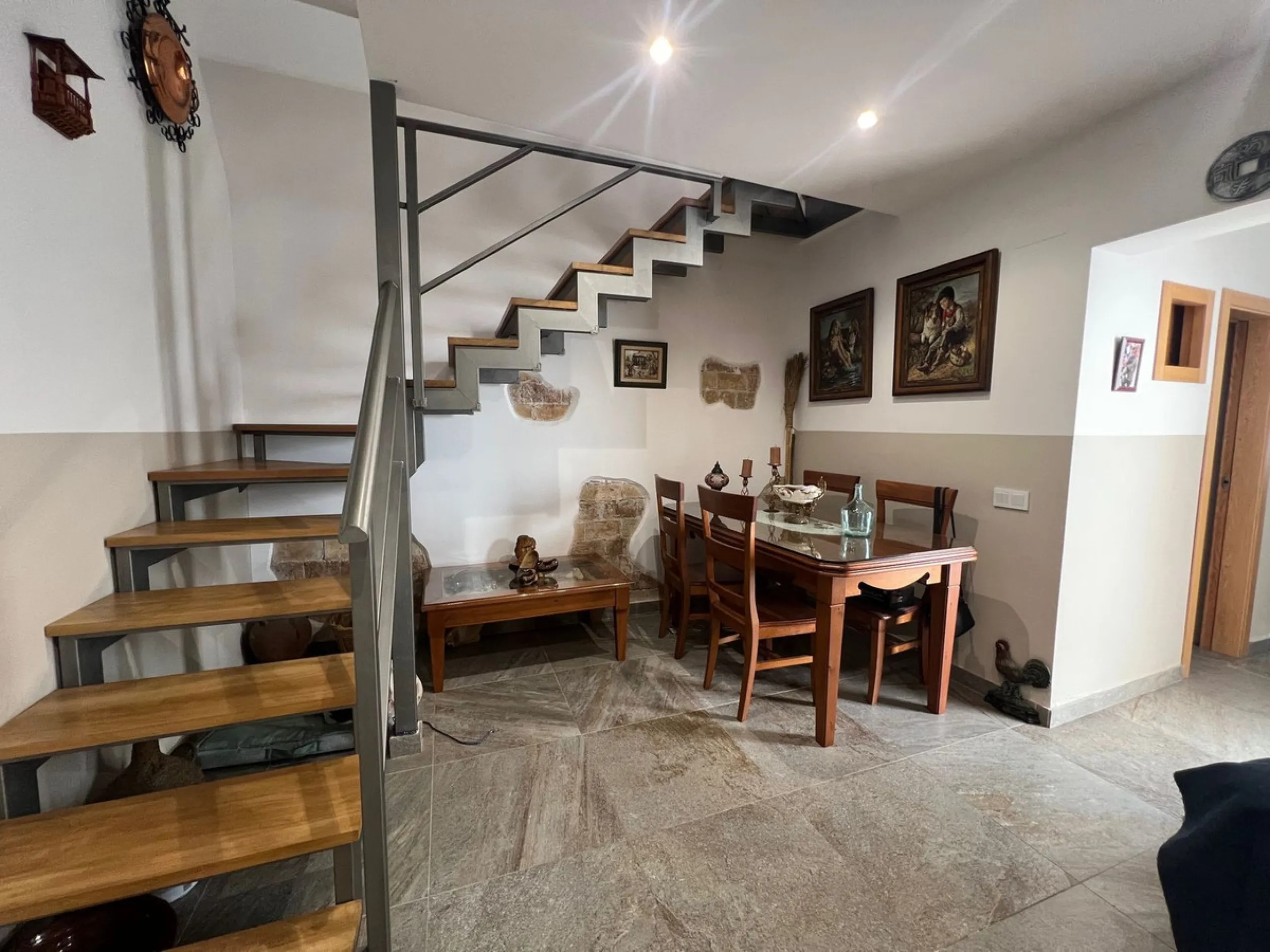House - Townhouse в продаже в Estepona, Málaga. В доме 4 спален и 2 ванных комнат. Площадь дома 170 м²