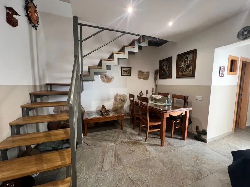House - Townhouse в продаже в Estepona, Málaga. В доме 4 спален и 2 ванных комнат. Площадь дома 170 м²