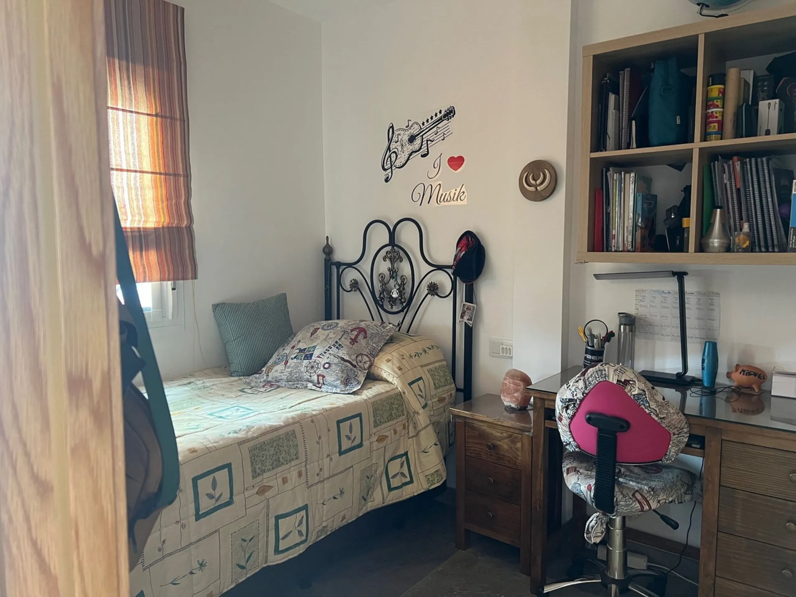 House - Townhouse в продаже в Estepona, Málaga. В доме 4 спален и 2 ванных комнат. Площадь дома 170 м²