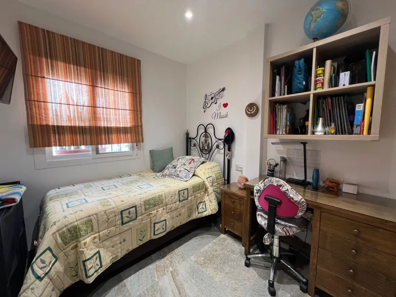 House - Townhouse в продаже в Estepona, Málaga. В доме 4 спален и 2 ванных комнат. Площадь дома 170 м²
