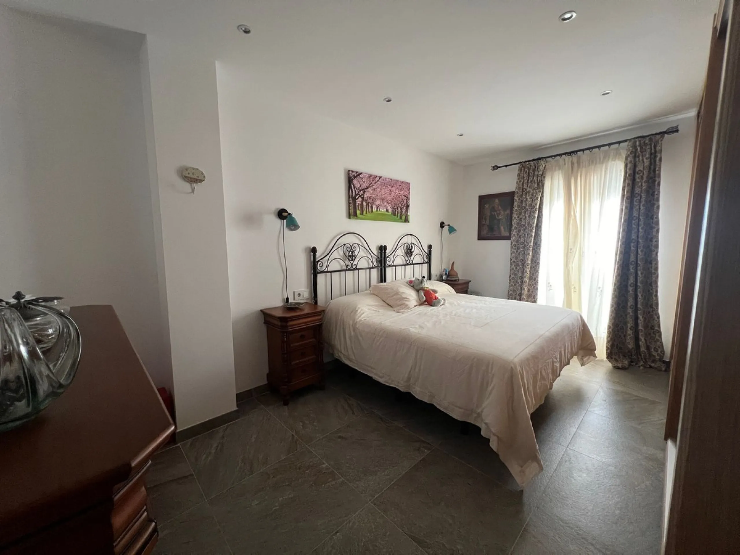 House - Townhouse в продаже в Estepona, Málaga. В доме 4 спален и 2 ванных комнат. Площадь дома 170 м²