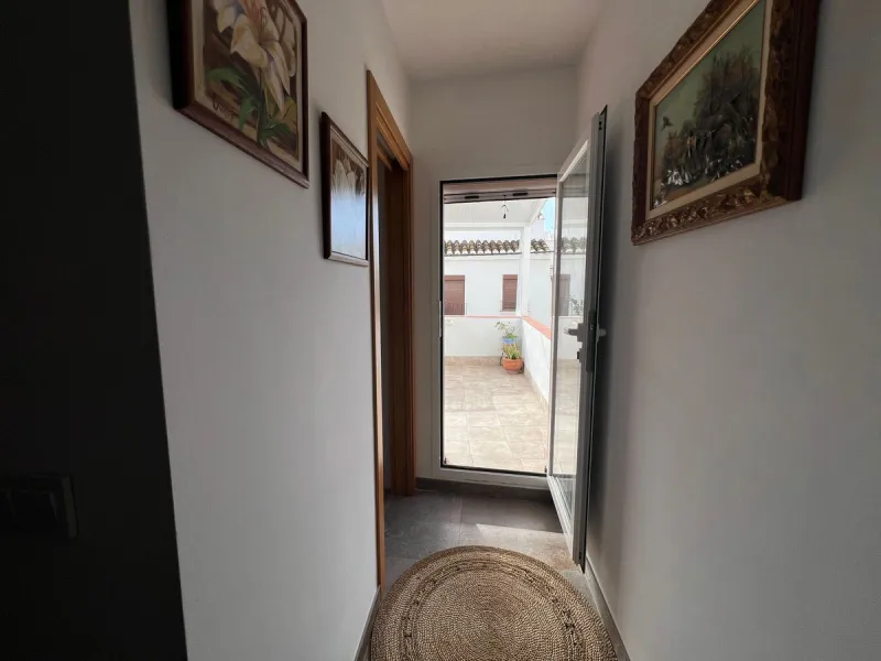 House - Townhouse в продаже в Estepona, Málaga. В доме 4 спален и 2 ванных комнат. Площадь дома 170 м²