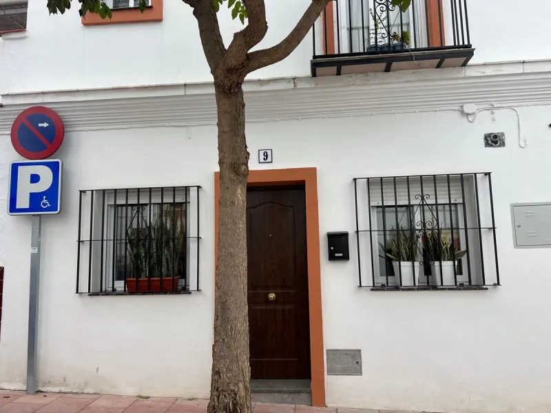 House - Townhouse в продаже в Estepona, Málaga. В доме 4 спален и 2 ванных комнат. Площадь дома 170 м²