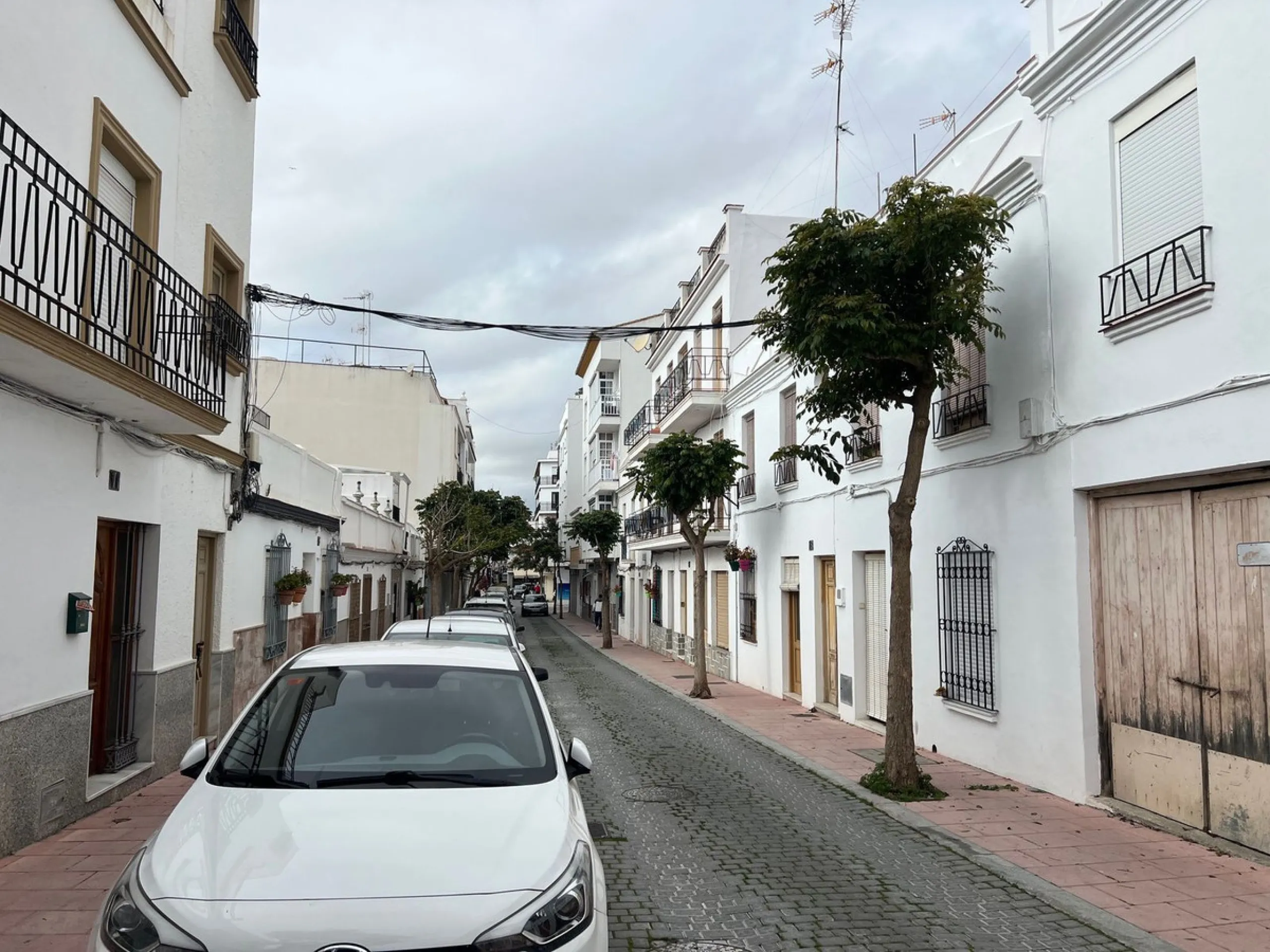 House - Townhouse в продаже в Estepona, Málaga. В доме 4 спален и 2 ванных комнат. Площадь дома 170 м²