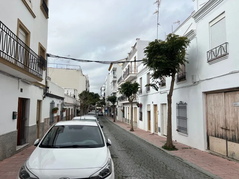 House - Townhouse в продаже в Estepona, Málaga. В доме 4 спален и 2 ванных комнат. Площадь дома 170 м²