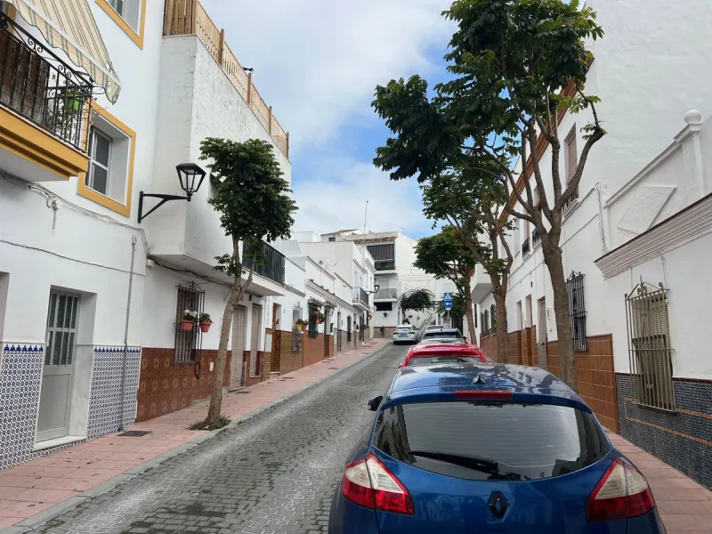 House - Townhouse в продаже в Estepona, Málaga. В доме 4 спален и 2 ванных комнат. Площадь дома 170 м²