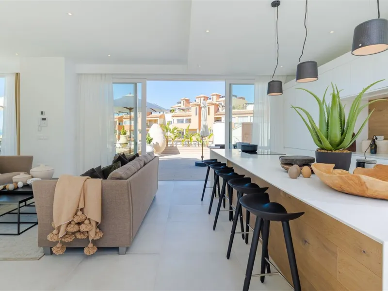 9 BEDROOM SOUTH-WEST FACING LUXURIOUS VILLAS WITH 2 HEATED SWIMMING POOLS, CINEMA ROOM, GYM AND WINE BODEGA CLOSE TO THE BEACH.
