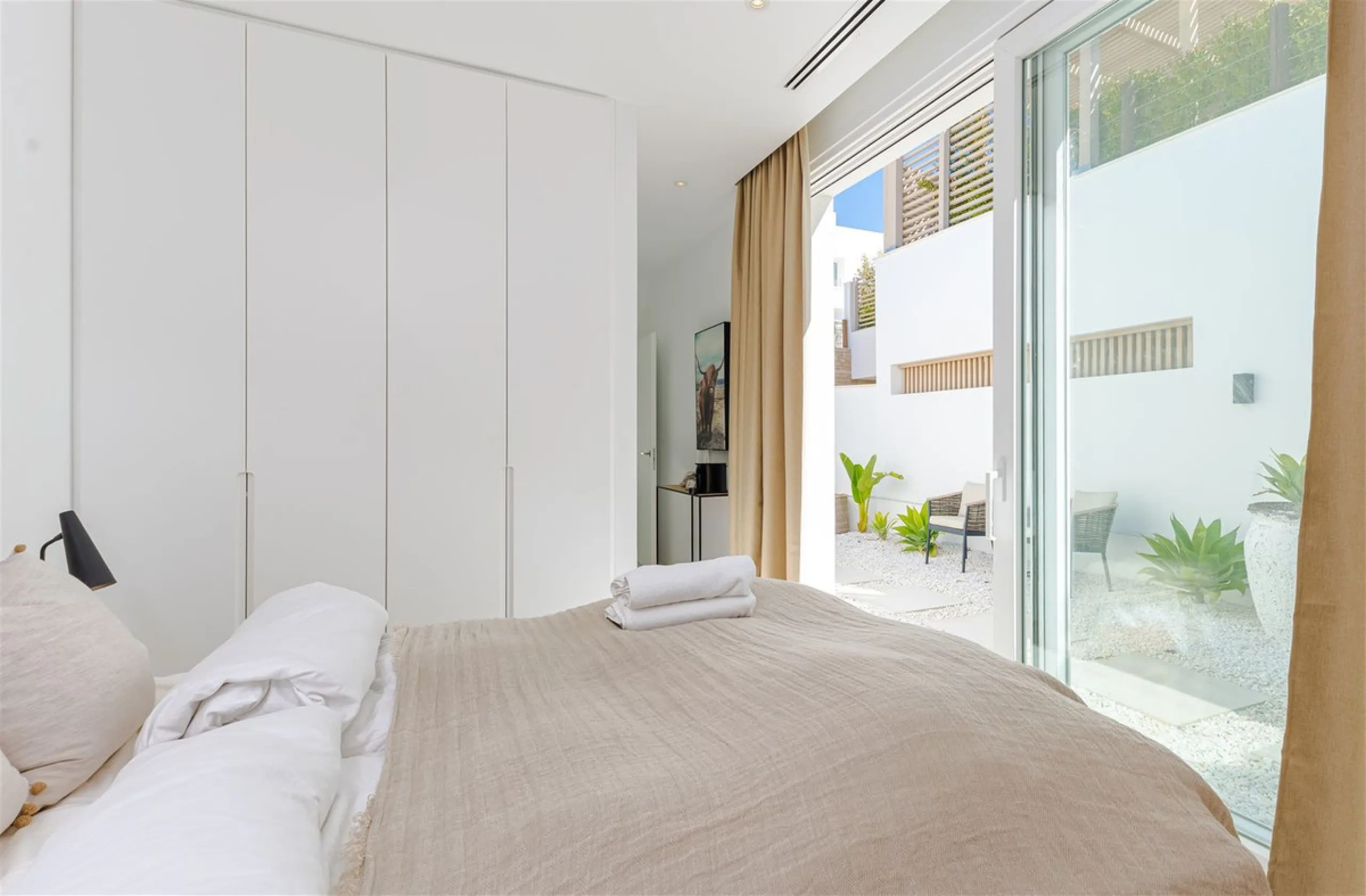9 BEDROOM SOUTH-WEST FACING LUXURIOUS VILLAS WITH 2 HEATED SWIMMING POOLS, CINEMA ROOM, GYM AND WINE BODEGA CLOSE TO THE BEACH.