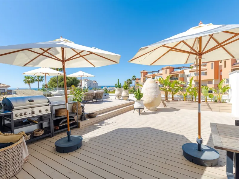 9 BEDROOM SOUTH-WEST FACING LUXURIOUS VILLAS WITH 2 HEATED SWIMMING POOLS, CINEMA ROOM, GYM AND WINE BODEGA CLOSE TO THE BEACH.