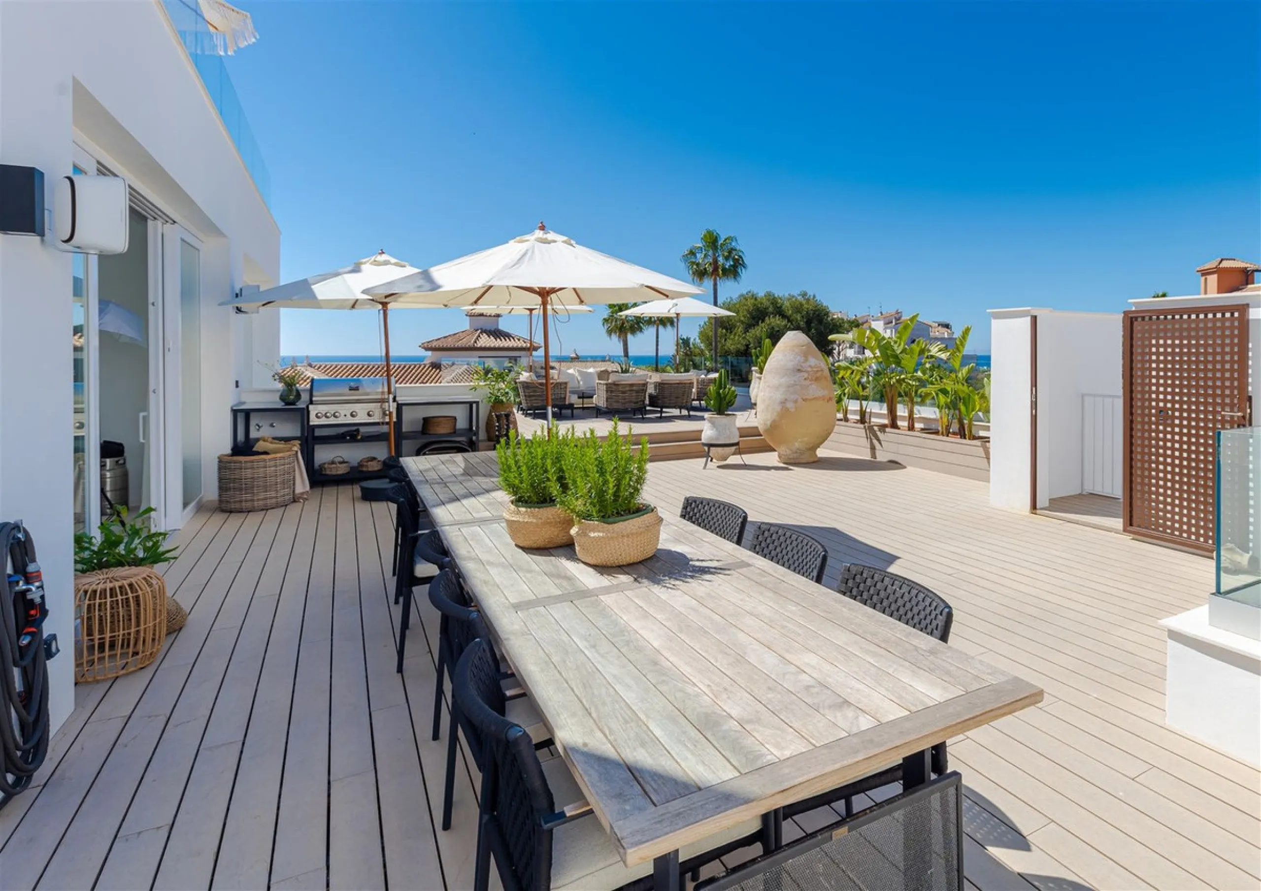 9 BEDROOM SOUTH-WEST FACING LUXURIOUS VILLAS WITH 2 HEATED SWIMMING POOLS, CINEMA ROOM, GYM AND WINE BODEGA CLOSE TO THE BEACH.