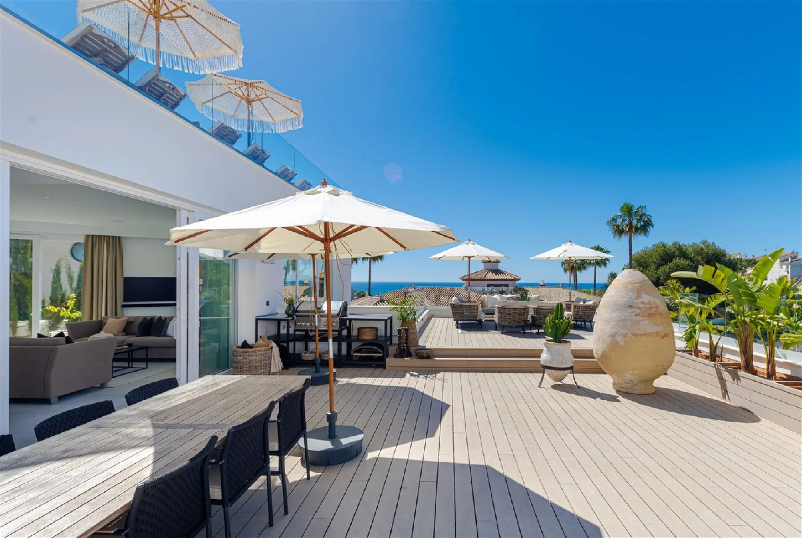9 BEDROOM SOUTH-WEST FACING LUXURIOUS VILLAS WITH 2 HEATED SWIMMING POOLS, CINEMA ROOM, GYM AND WINE BODEGA CLOSE TO THE BEACH.