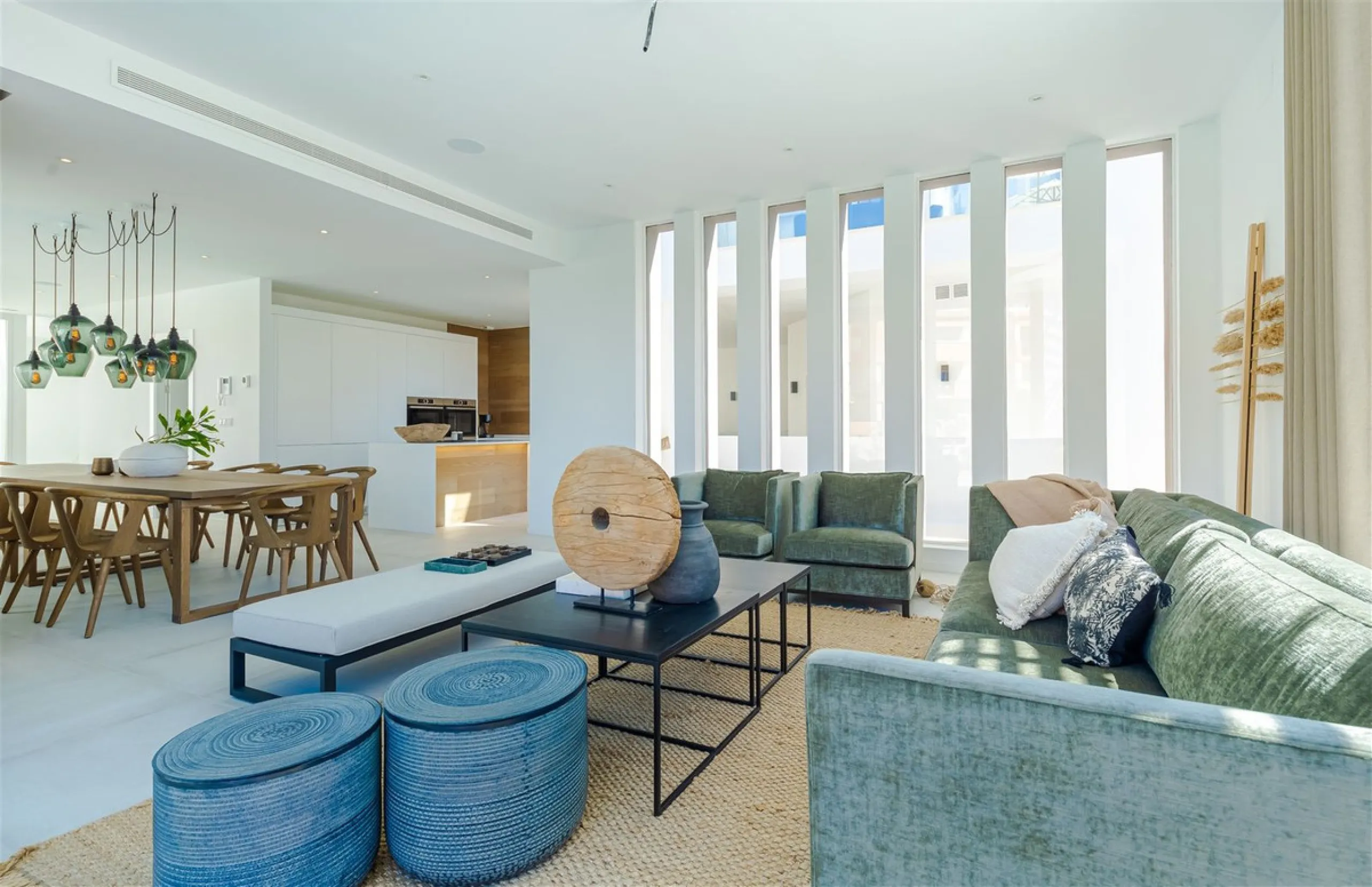9 BEDROOM SOUTH-WEST FACING LUXURIOUS VILLAS WITH 2 HEATED SWIMMING POOLS, CINEMA ROOM, GYM AND WINE BODEGA CLOSE TO THE BEACH.