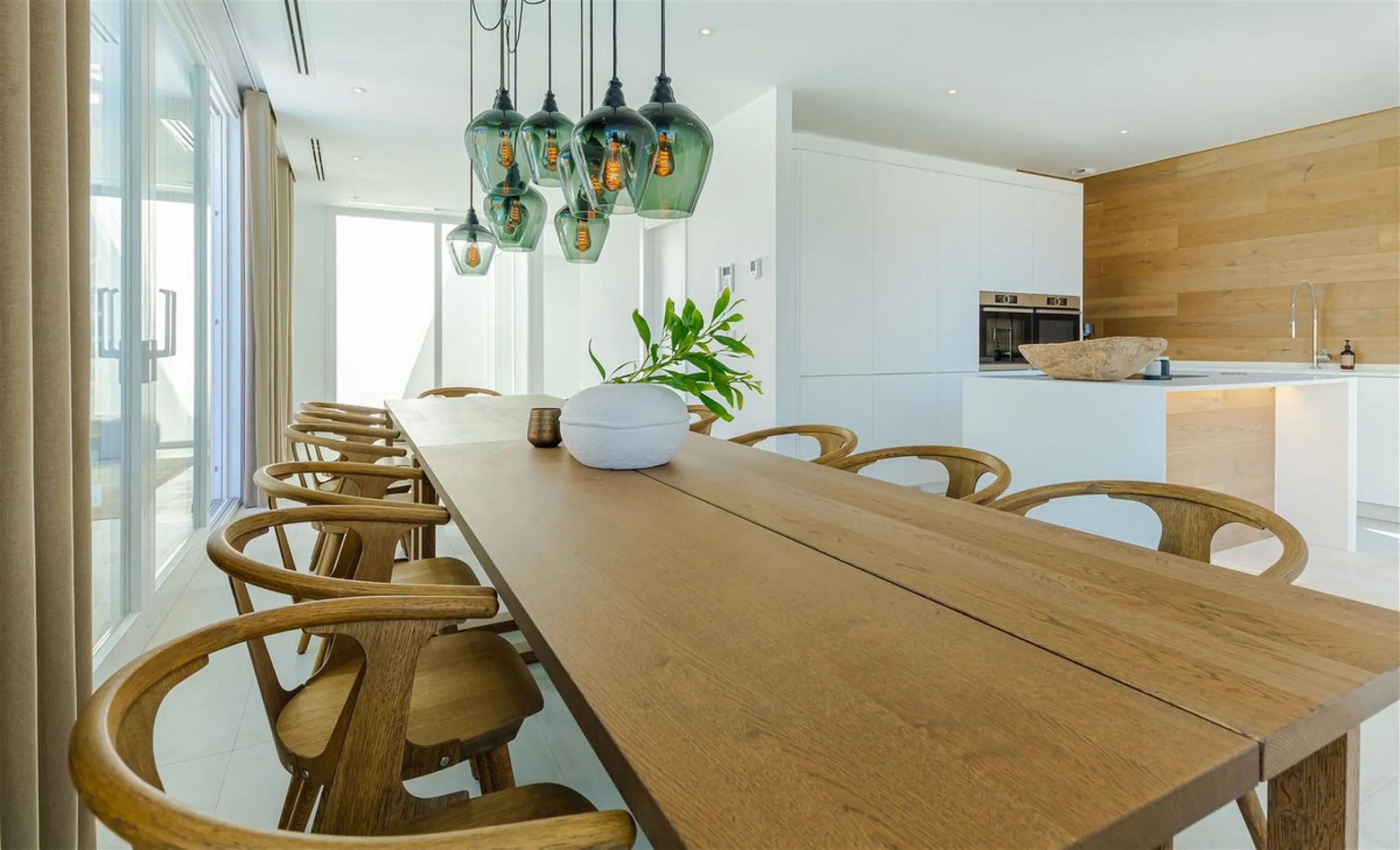 9 BEDROOM SOUTH-WEST FACING LUXURIOUS VILLAS WITH 2 HEATED SWIMMING POOLS, CINEMA ROOM, GYM AND WINE BODEGA CLOSE TO THE BEACH.